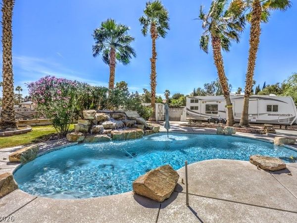 5809 Paseo Del Mar, Las Vegas, NV 89108