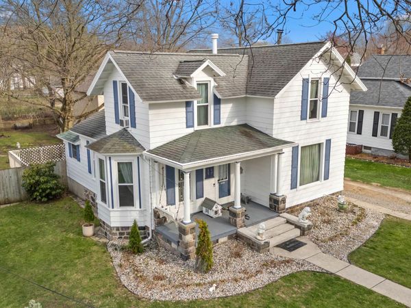 79 Budlong Street, Hillsdale, MI 49242