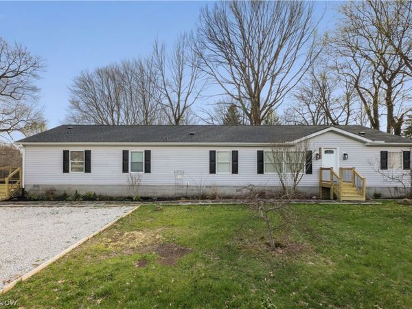 2806 Pomatan Avenue , Akron, OH 44312