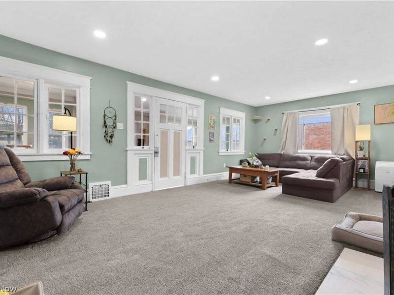 318 Pioneer Street, Akron, OH 44305 Photo 13