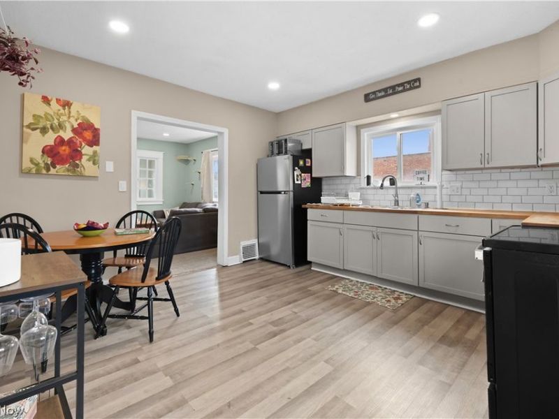 318 Pioneer Street, Akron, OH 44305 Photo 18