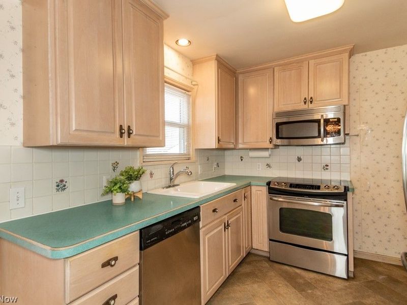 428 E 274th St, Euclid, OH 44132 Photo 10