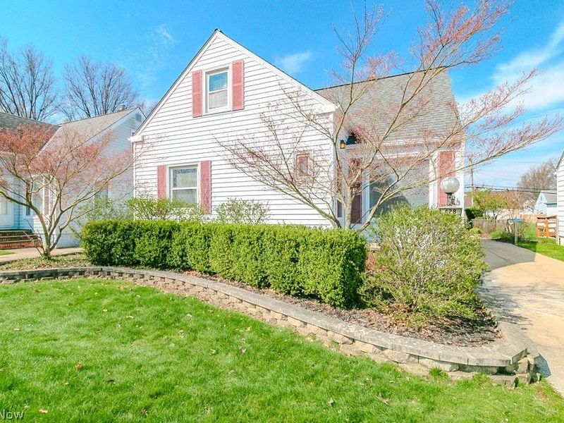 428 E 274th St, Euclid, OH 44132 Photo 2