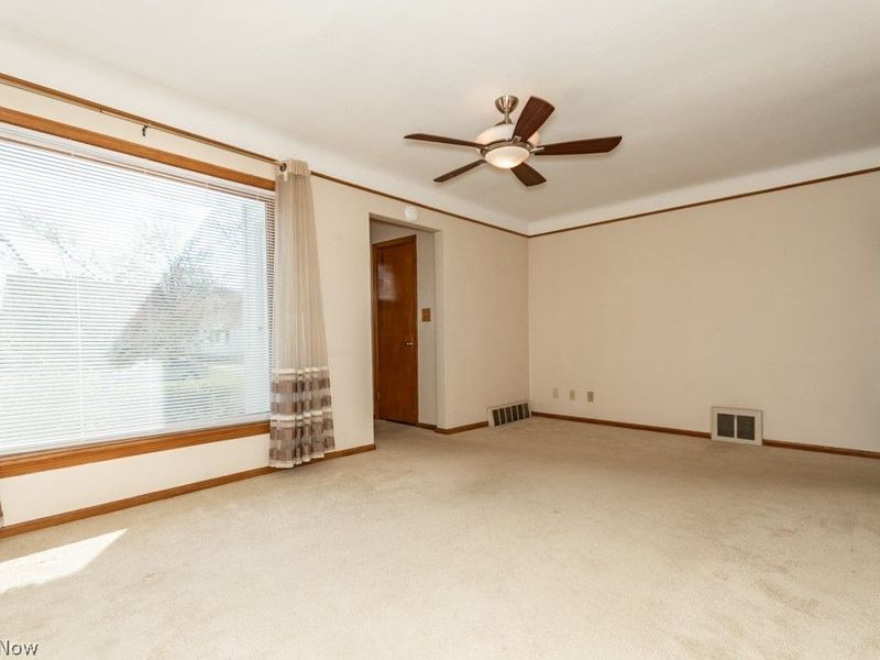 428 E 274th St, Euclid, OH 44132 Photo 5