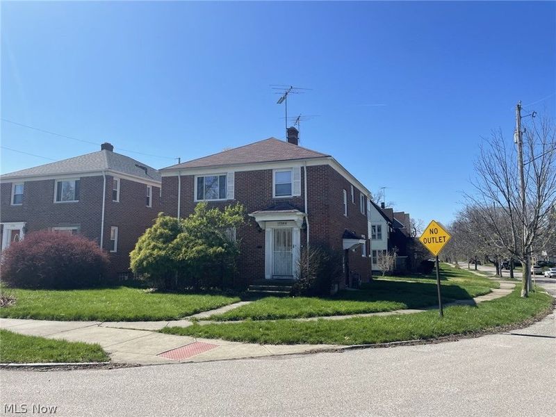 17506 Neff Road, Cleveland, OH 44119 Photo 5