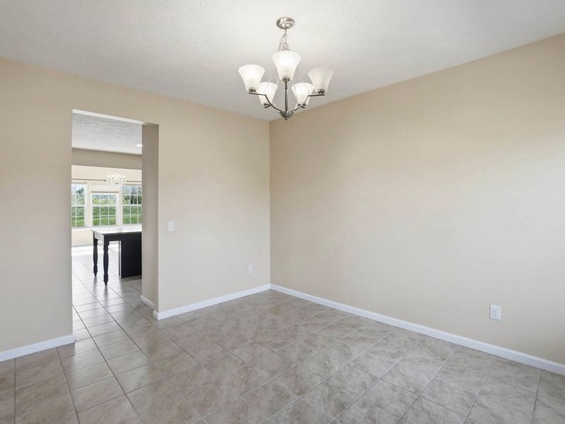 1818 Spring Meadows Drive, Xenia, OH 45385 Photo 8