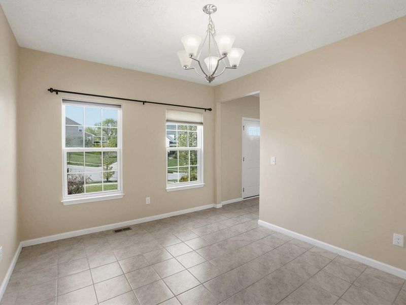 1818 Spring Meadows Drive, Xenia, OH 45385 Photo 9