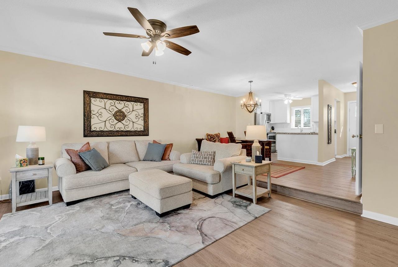 835 Villa Dr. Photo 11