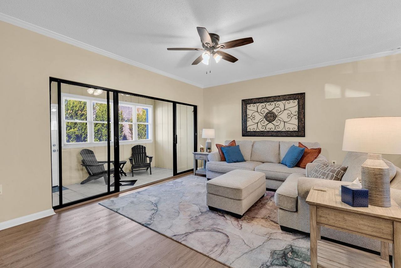 835 Villa Dr. Photo 15