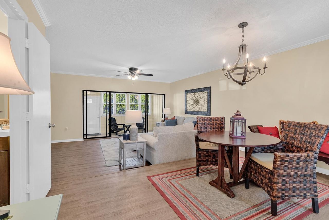 835 Villa Dr. Photo 20