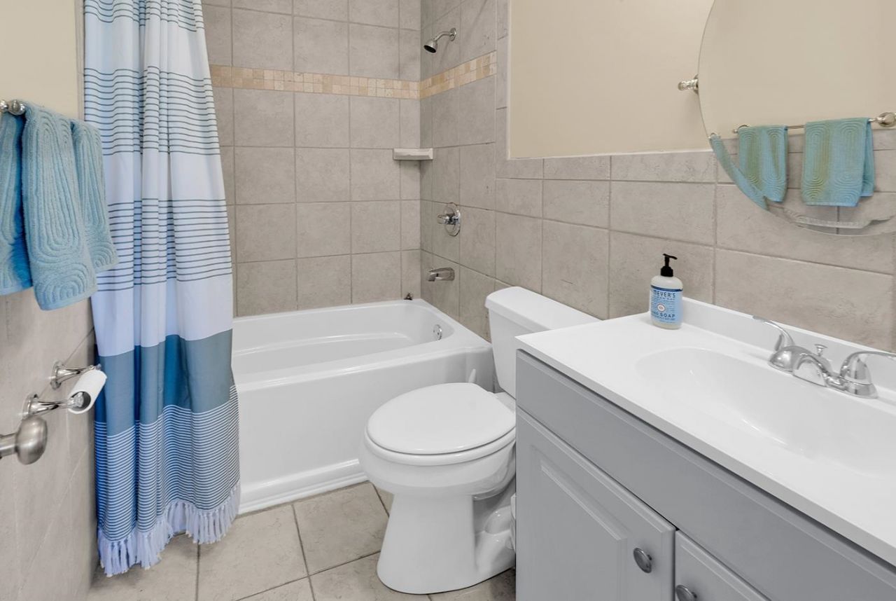 835 Villa Dr. Photo 34