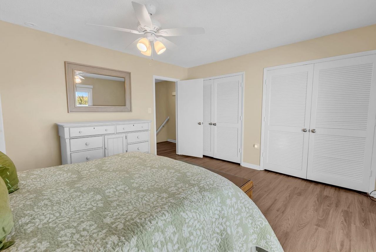 835 Villa Dr. Photo 35