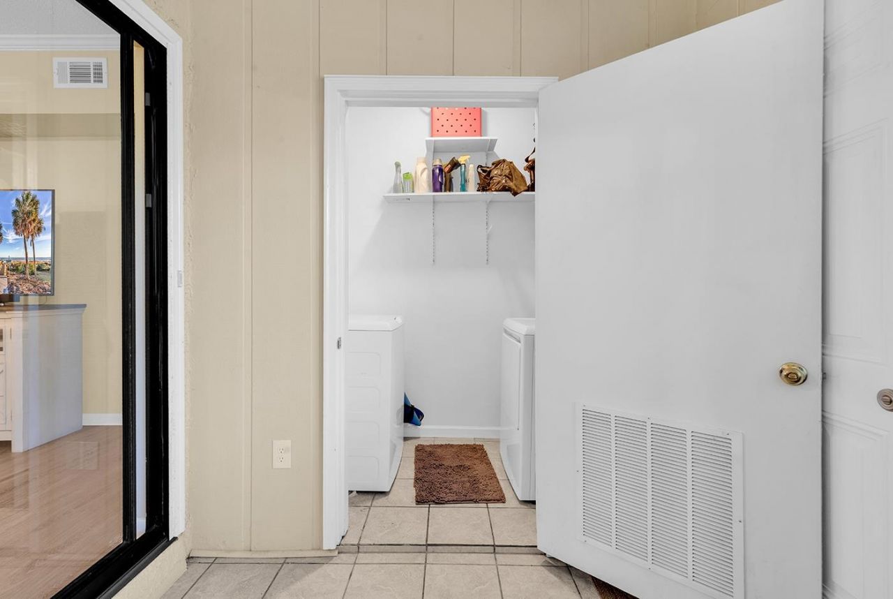 835 Villa Dr. Photo 41