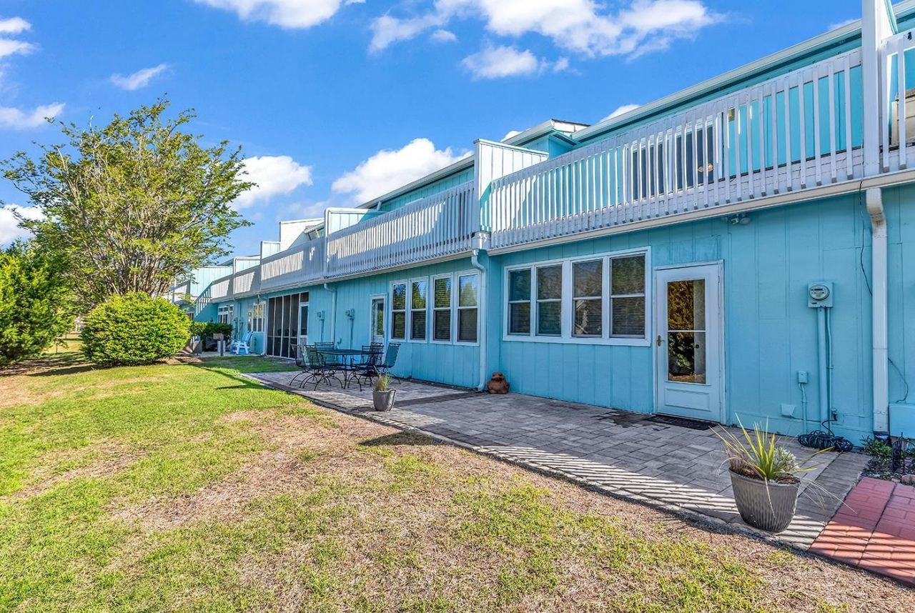 835 Villa Dr. Photo 44