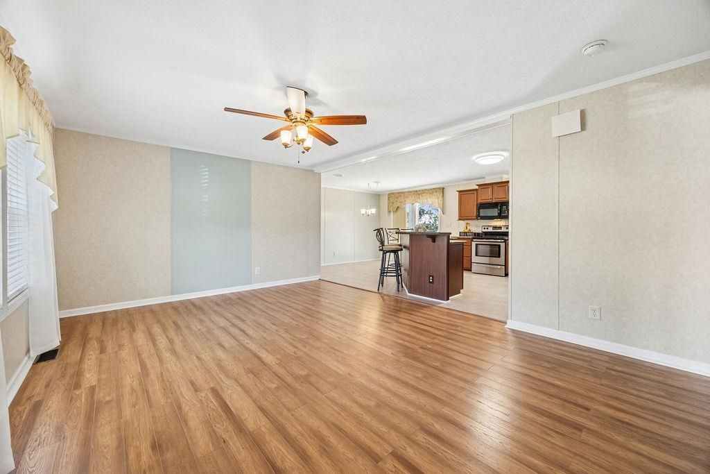 4385 Erie Dr. Photo 6