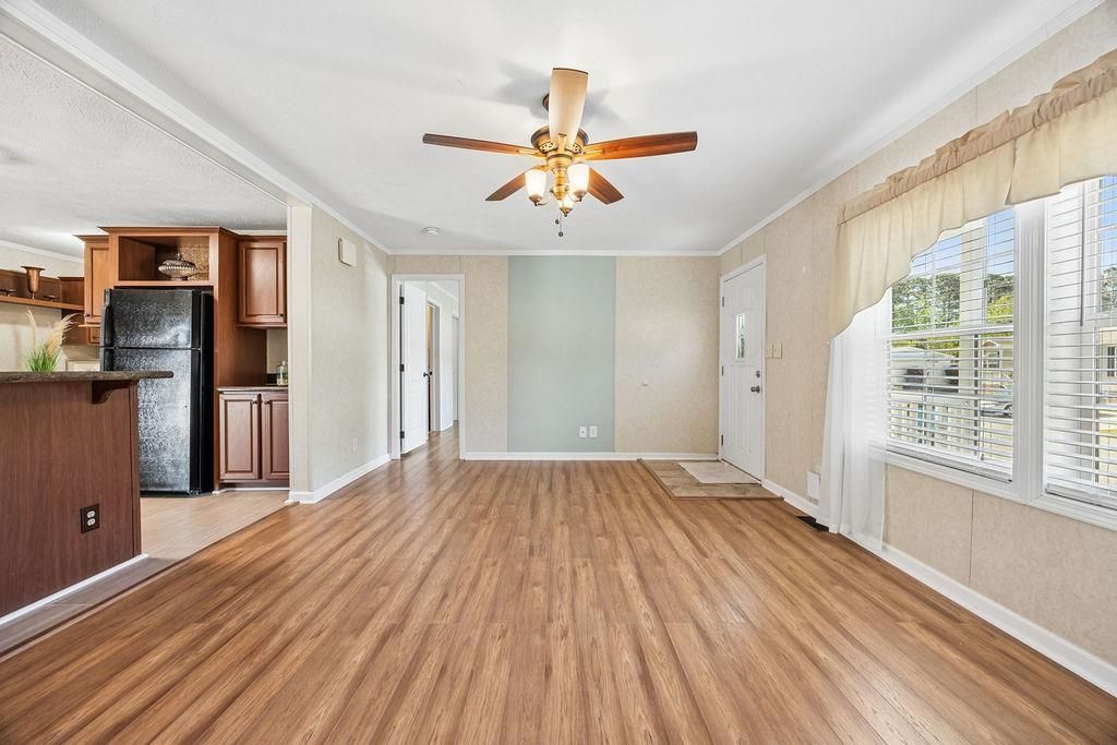 4385 Erie Dr. Photo 7