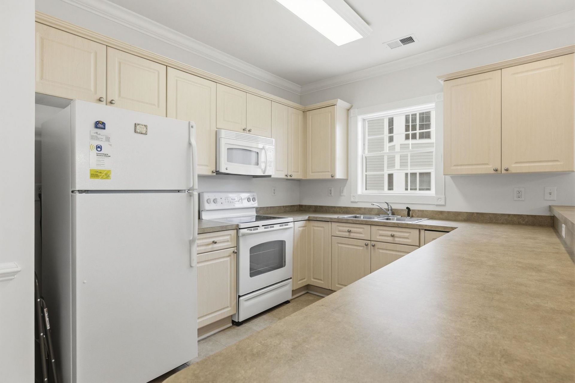 4870 Luster Leaf Circle  Photo 5