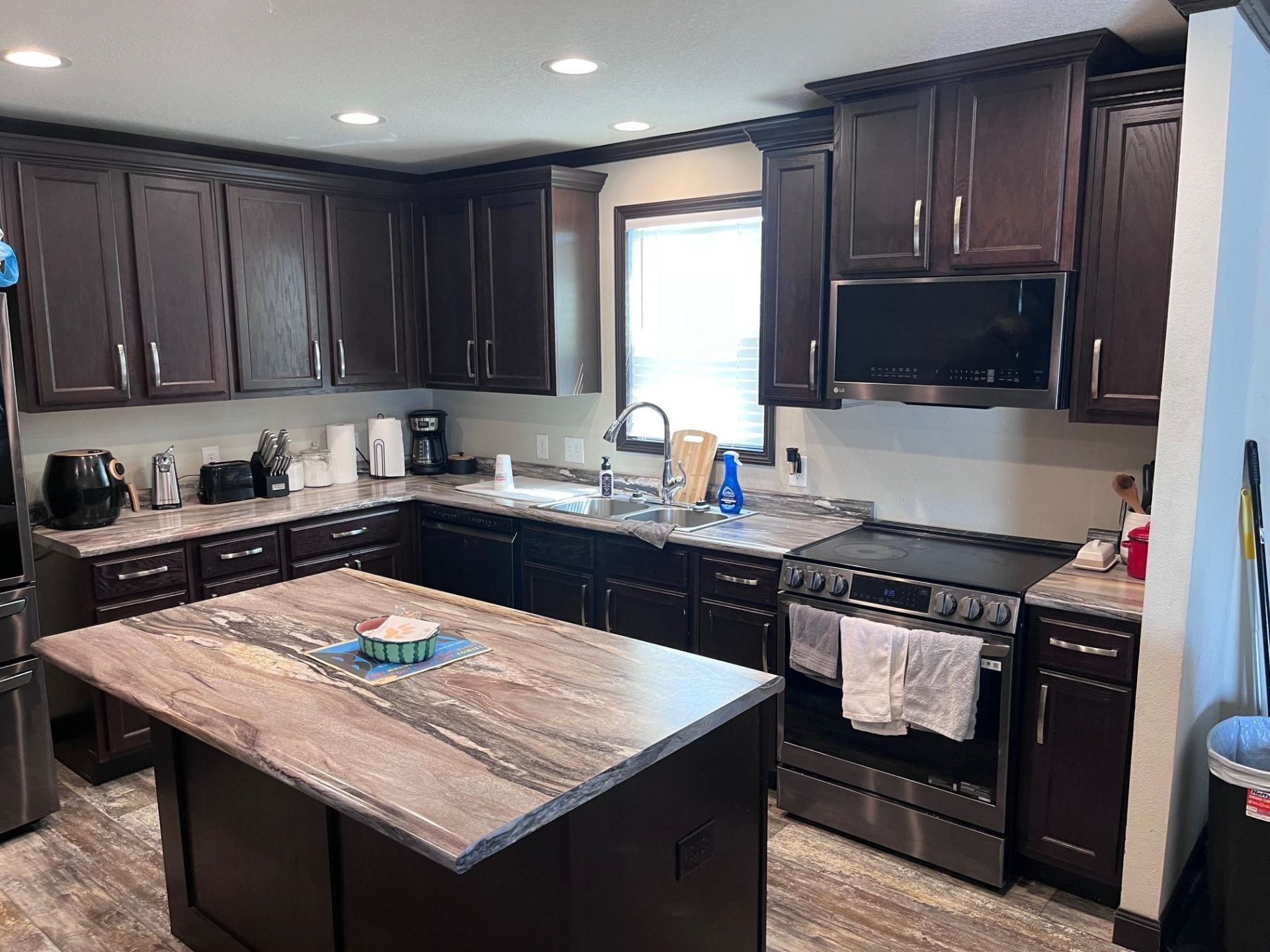 215 Air Stream Dr. Photo 23