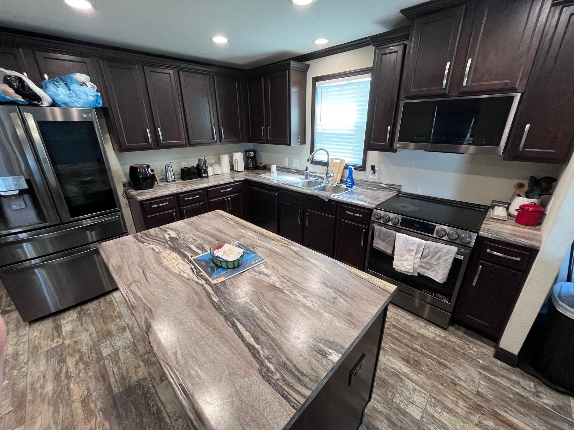 215 Air Stream Dr. Photo 24