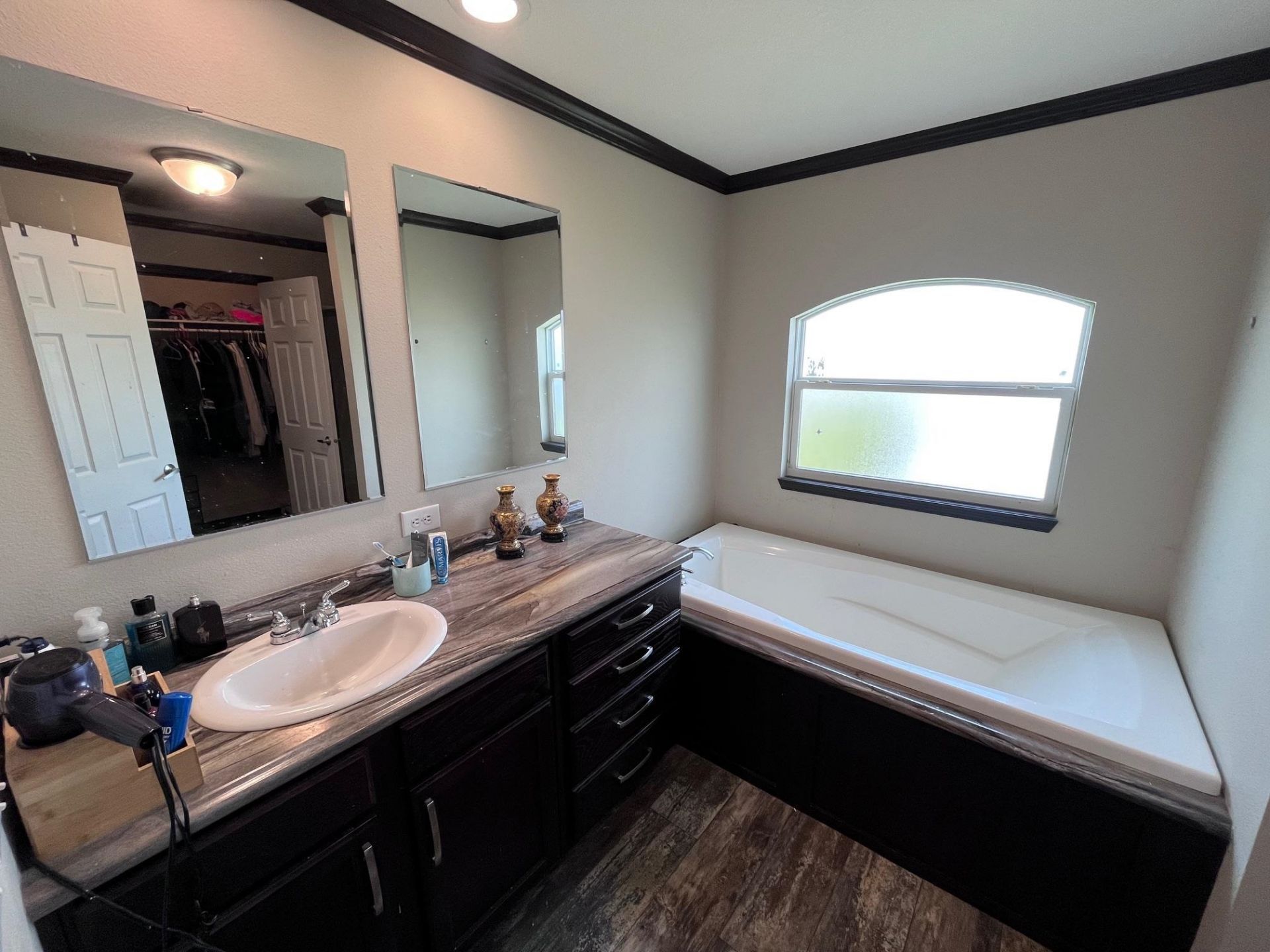 215 Air Stream Dr. Photo 34