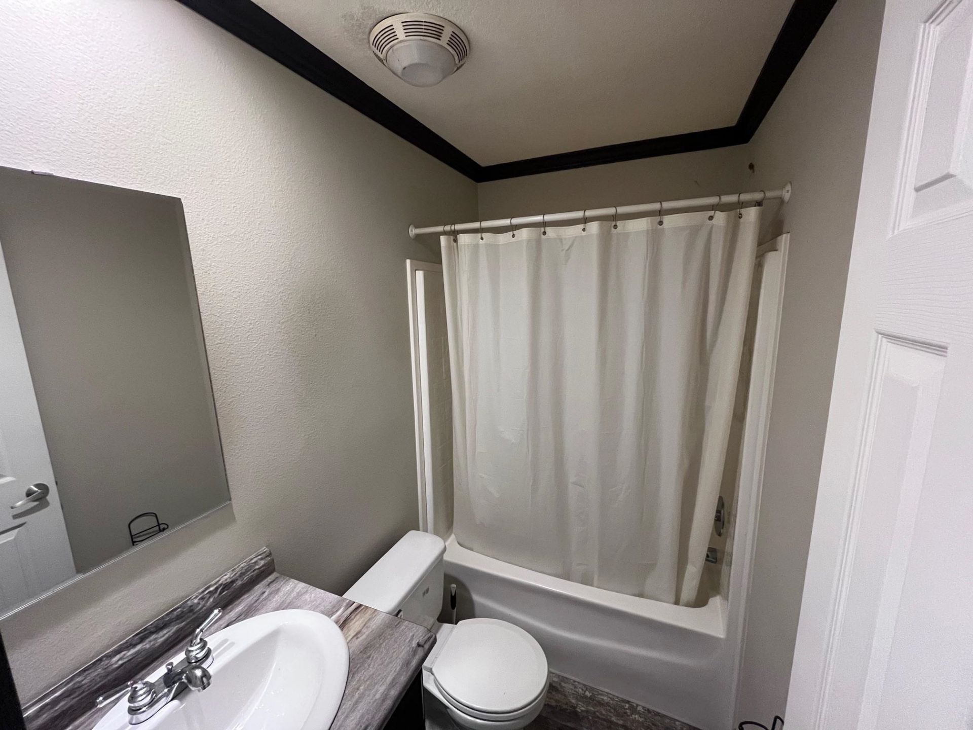 215 Air Stream Dr. Photo 47