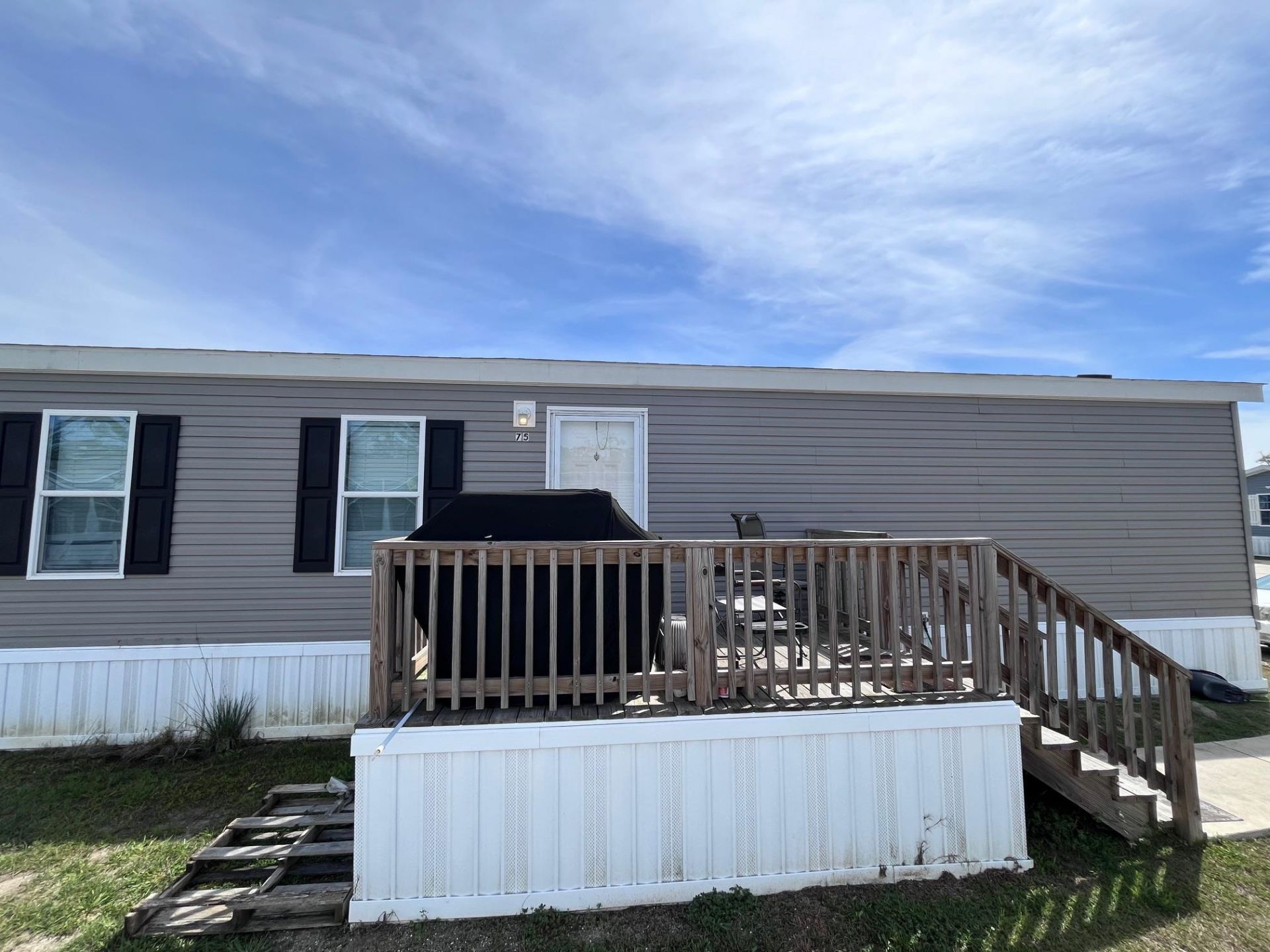 215 Air Stream Dr. Photo 5