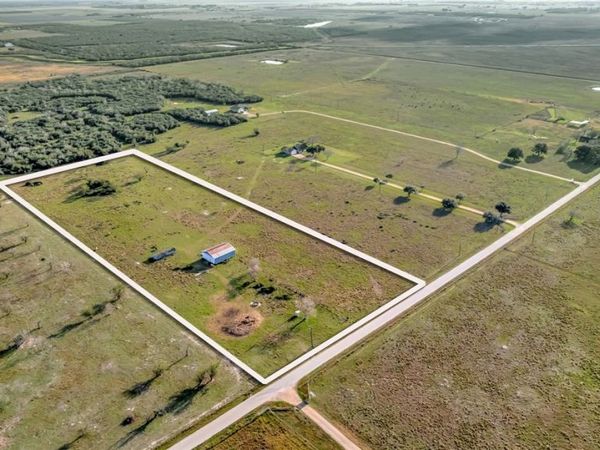 000 Keefe Road , Victoria, TX 77905
