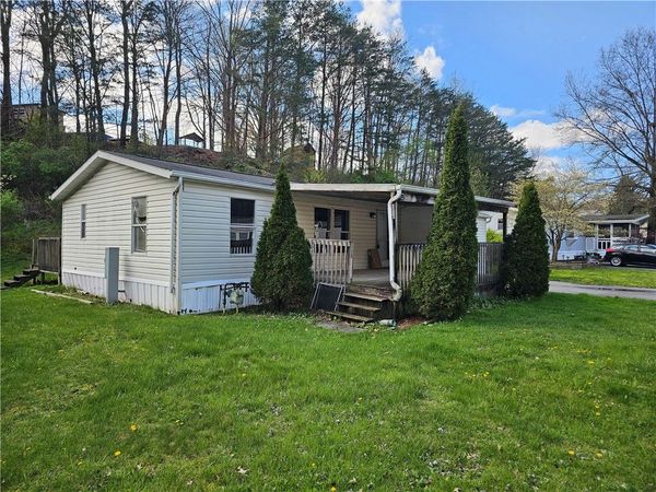 280 Valleyview Dr, Oakdale, PA 15071
