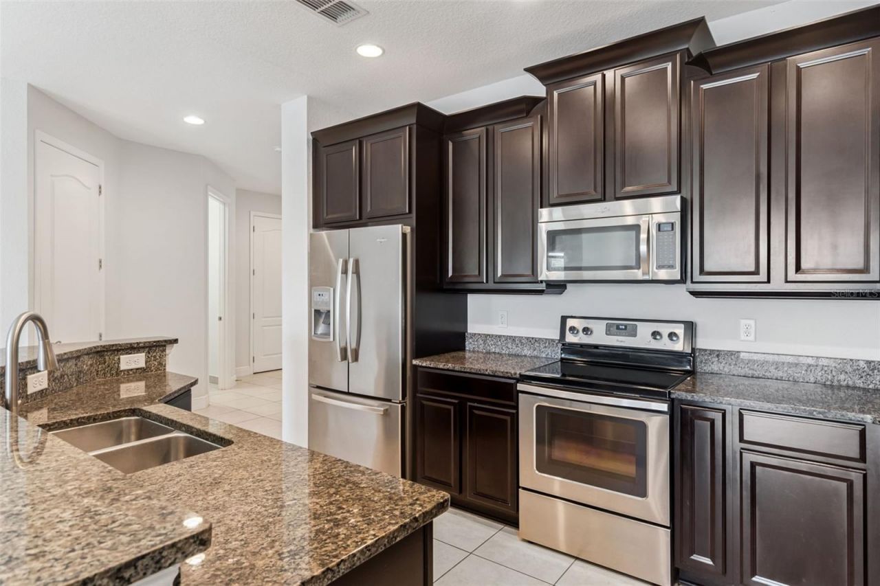 10738 Belfry Circle , Orlando, FL 32832 Photo