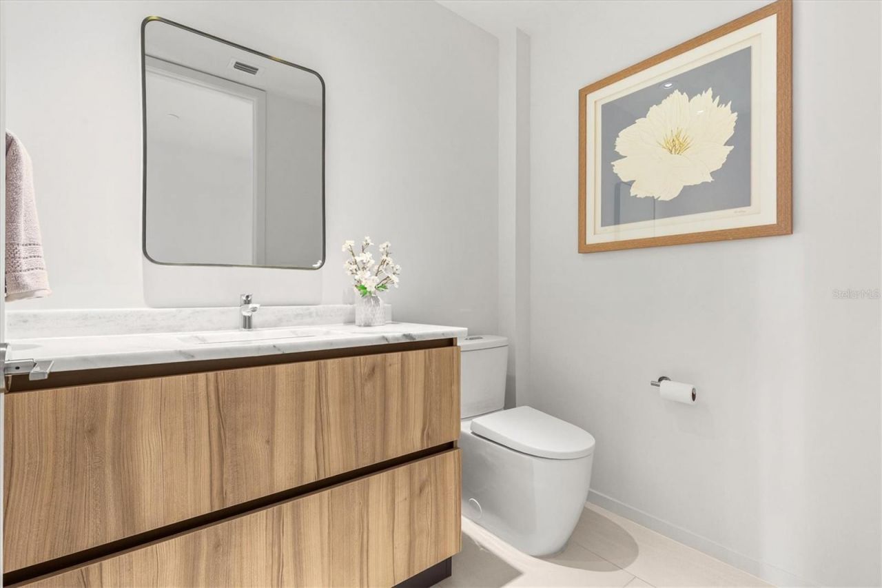 1020 Sunset Point Road, Unit 303, Clearwater, FL 33755 Photo