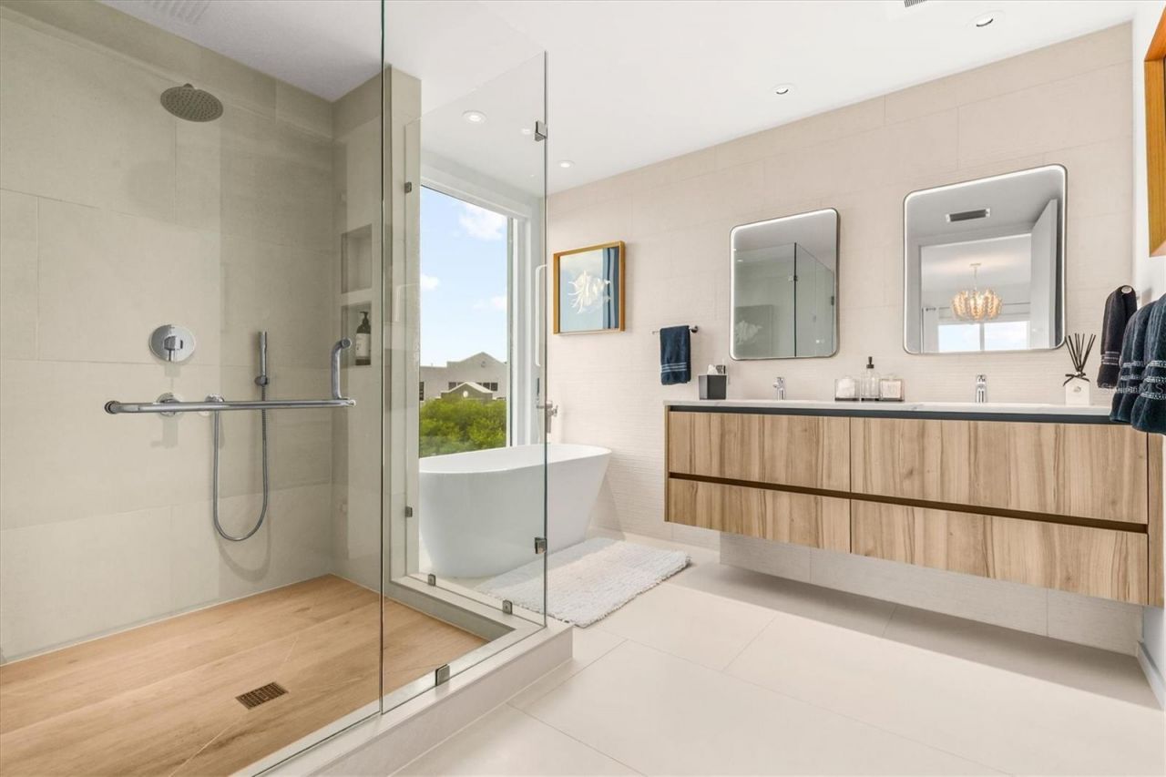 1020 Sunset Point Road, Unit 303, Clearwater, FL 33755 Photo