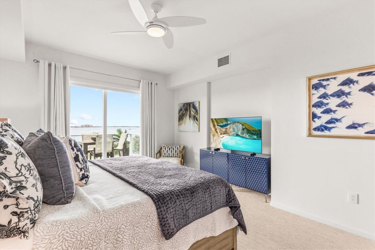 1020 Sunset Point Road, Unit 303, Clearwater, FL 33755 Photo