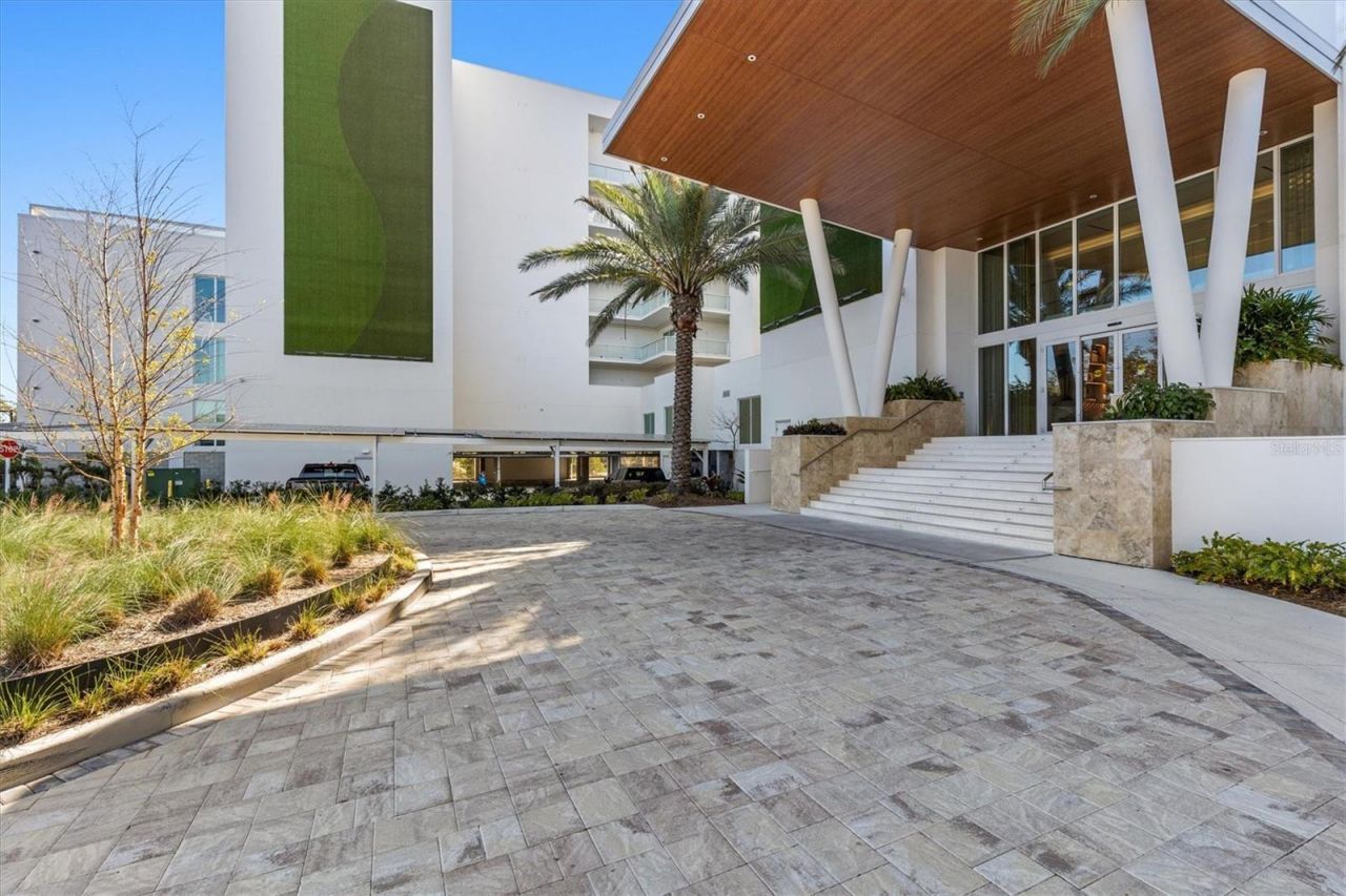 1020 Sunset Point Road, Unit 303, Clearwater, FL 33755 Photo