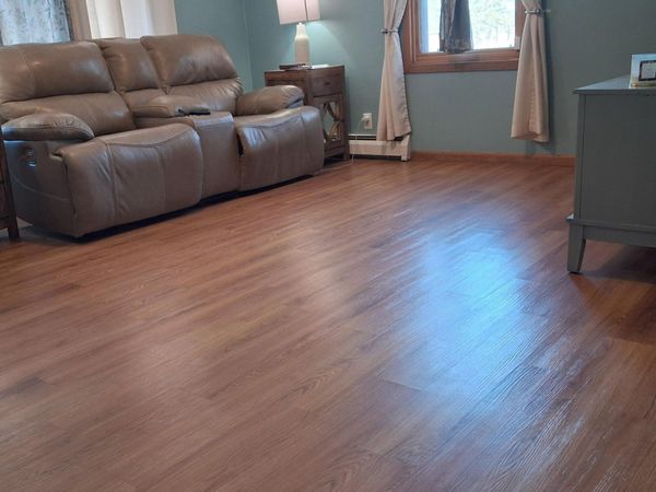 912 3rd Street NE, Roseau, MN 56751