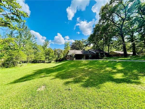 8413 FAIRWAY Drive, Pineville, LA 71360
