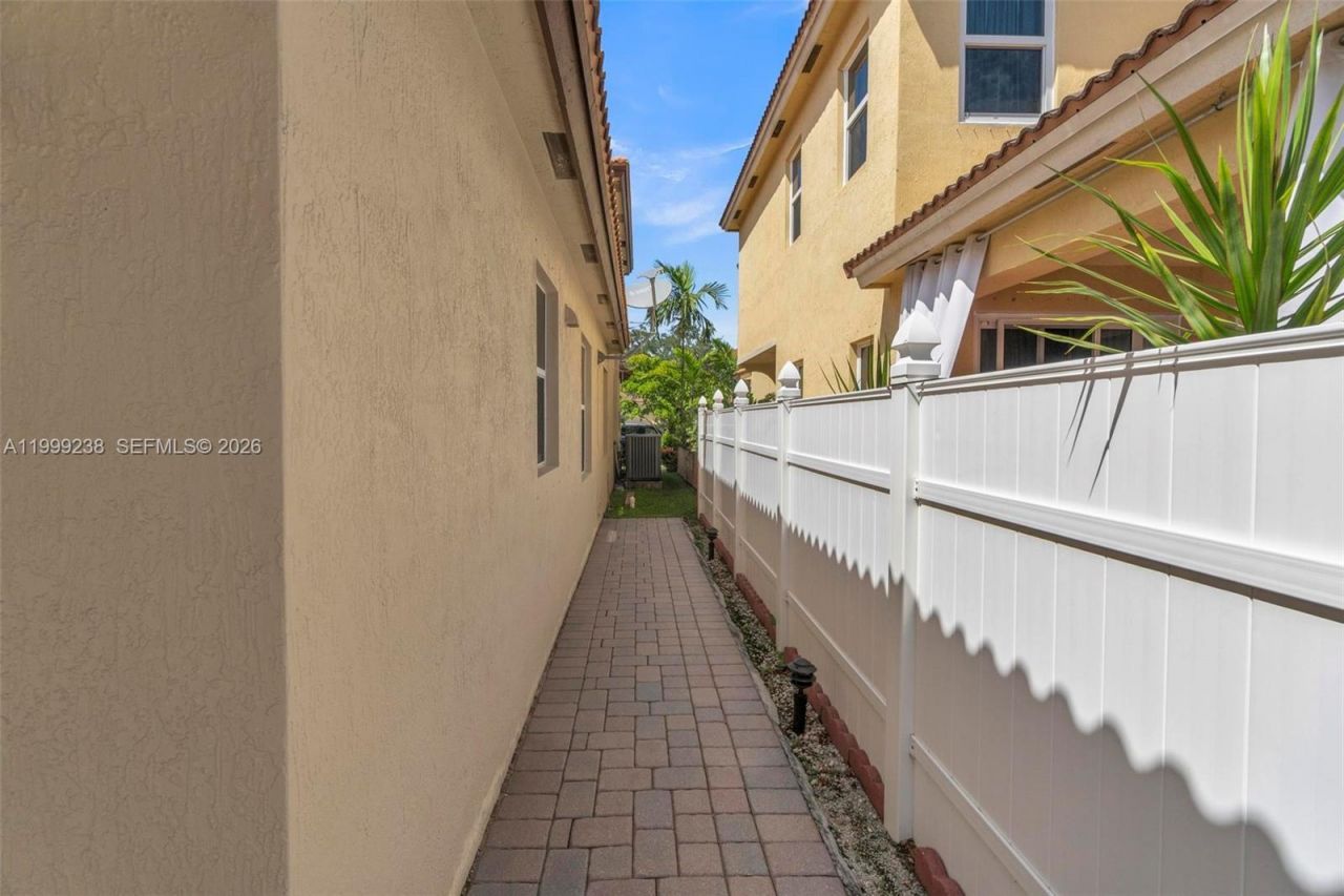 3920 NE 13th Dr, Homestead, FL 33033 Photo