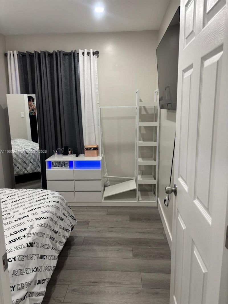 434 Tamiami Blvd, Miami, FL 33144 Photo