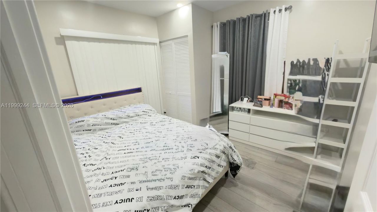 434 Tamiami Blvd, Miami, FL 33144 Photo