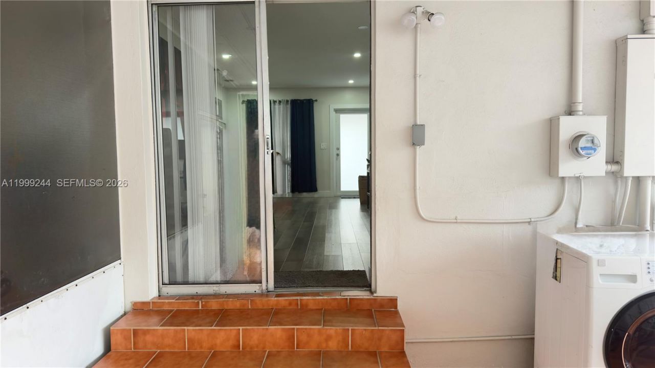 434 Tamiami Blvd, Miami, FL 33144 Photo