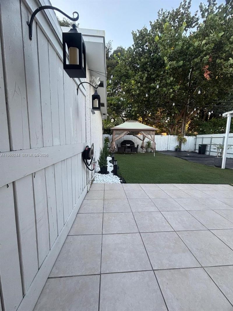 434 Tamiami Blvd, Miami, FL 33144 Photo