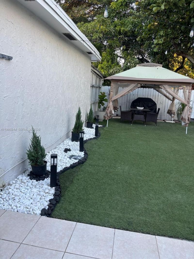 434 Tamiami Blvd, Miami, FL 33144 Photo