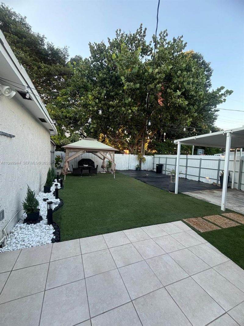 434 Tamiami Blvd, Miami, FL 33144 Photo