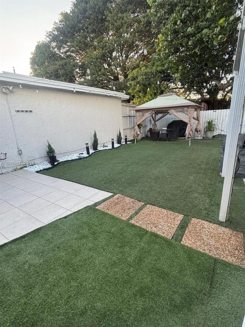 434 Tamiami Blvd, Miami, FL 33144 Photo