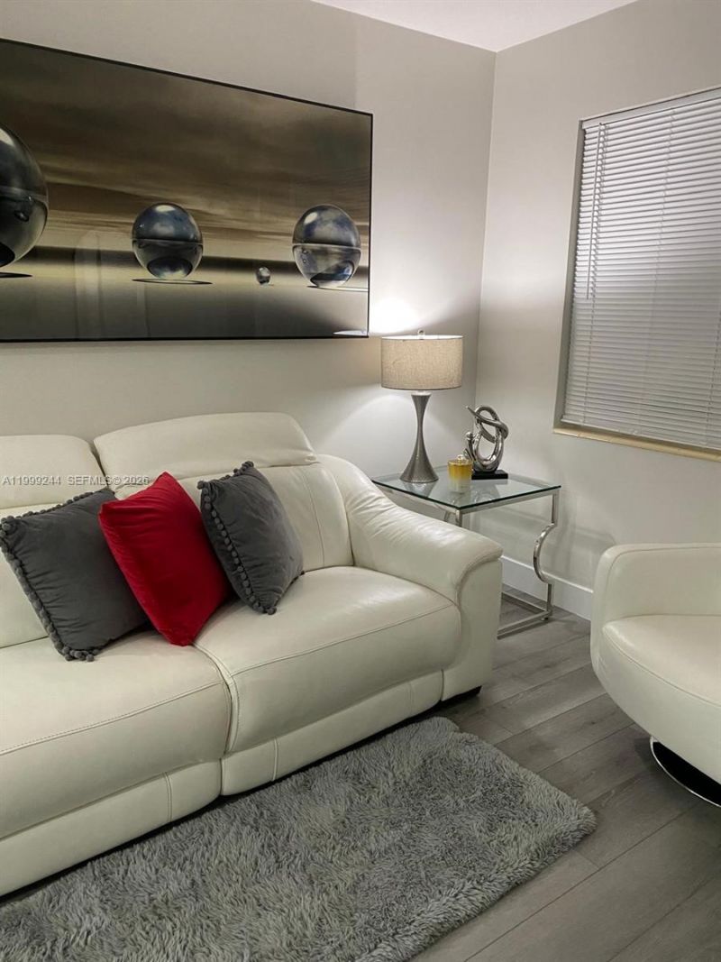 434 Tamiami Blvd, Miami, FL 33144 Photo