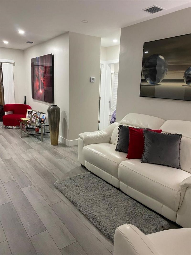 434 Tamiami Blvd, Miami, FL 33144 Photo