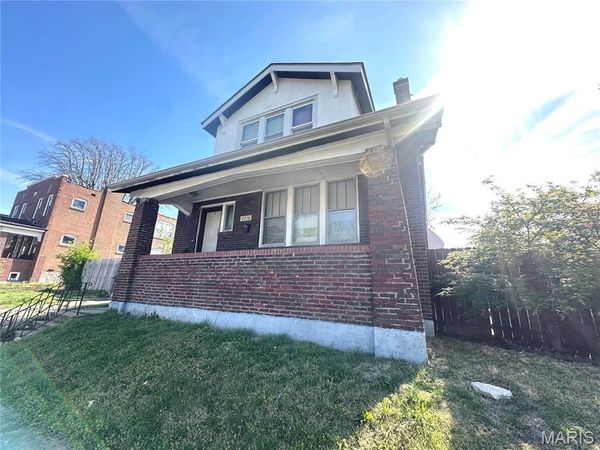 3718 S Spring Avenue , St Louis, MO 63116