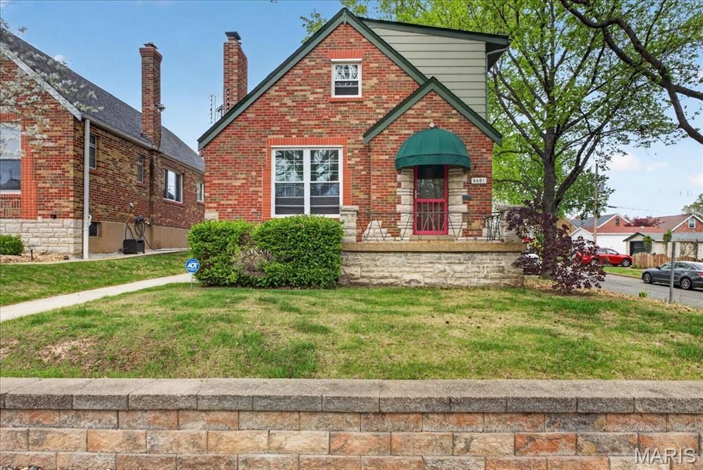 6601 Lindenwood Place, Saint Louis, MO 63109 Main Photo