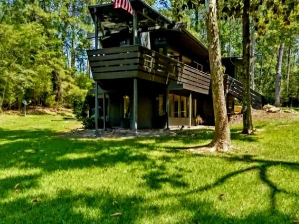 862 Lakeshore Drive, Brookeland, TX 75931