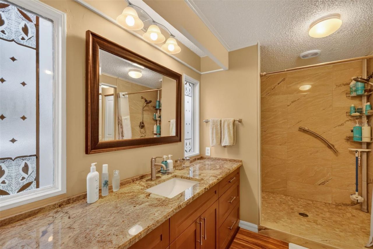 705 Devon Drive, Lady Lake, FL 32159 Photo