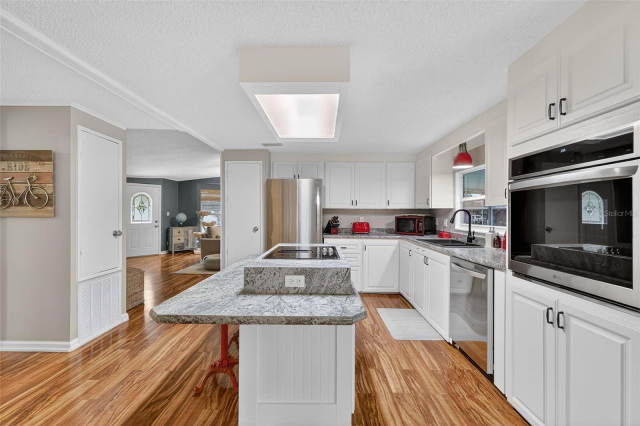 705 Devon Drive, Lady Lake, FL 32159 Photo